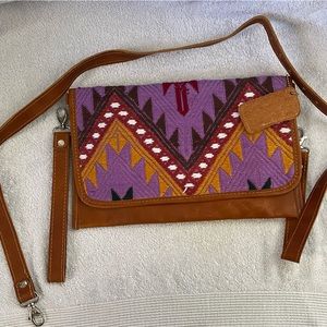 Wristlet/crossbody purse